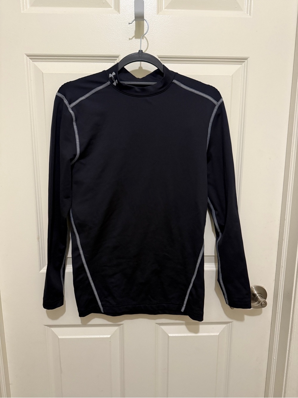 Under Armour Men’s Black Long-Sleeve Rash Guard with Gray Stitching